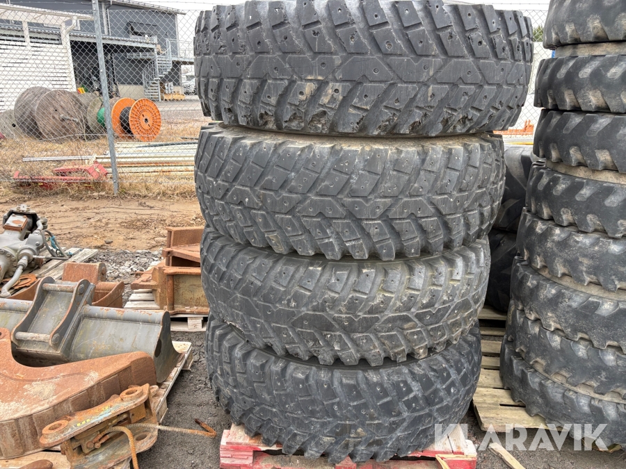 Entreprenaddäck Nokian 480/80R30 4st med fälg