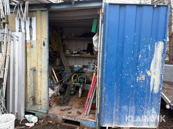 Container 8 fot med diverse murarverktyg