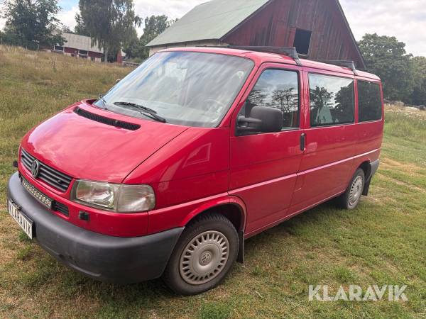 Minibuss Volkswagen Caravelle 2.5 8- sits