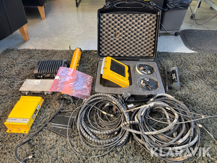 Maskinstyrning Novatron Xsite PRO med Trimble BX982 GNSS
