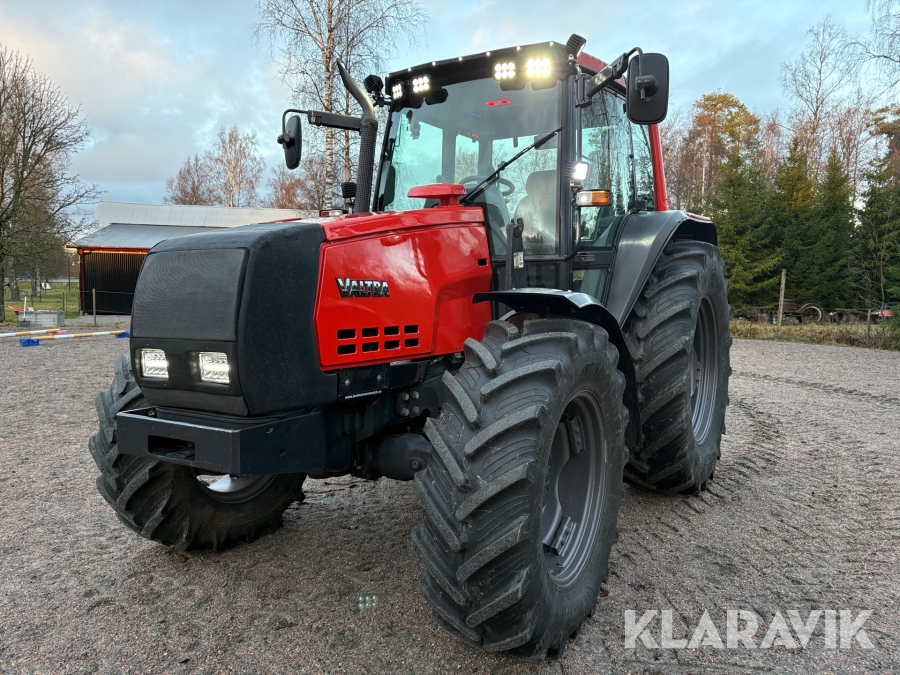 Traktor Valtra Valmet 6850 Hitech med lastare , Twintrac