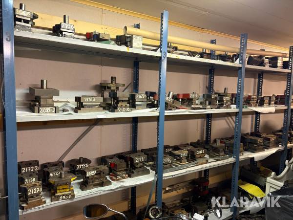 Parti med pressverktyg, klippverktyg, bockningsverktyg 