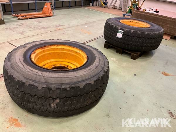 Entreprenaddäck med fälg 2 st Bridgestone 17.5R25 V-Steel Snow