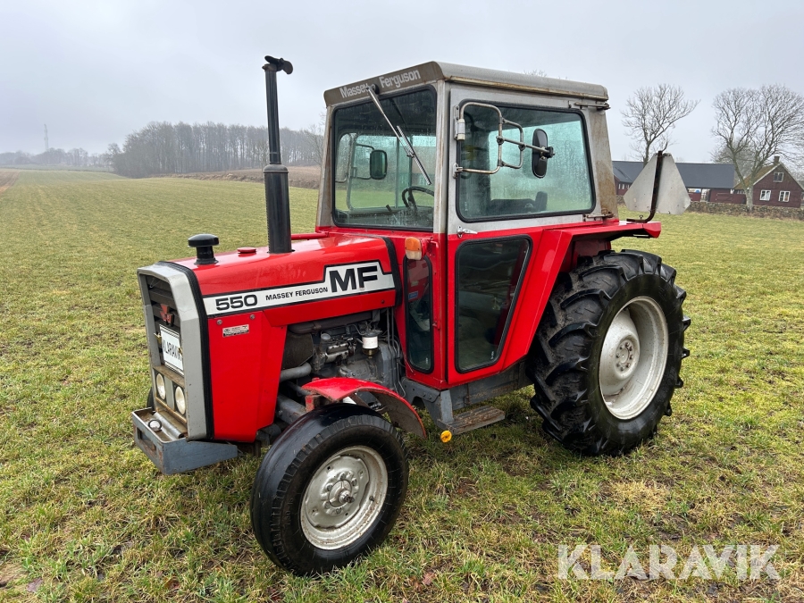 Traktor Massey Ferguson 550