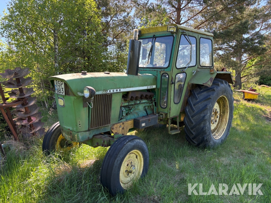Traktor John Deere 3120