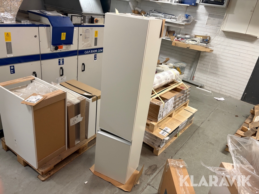 Badrumsskåp Ballingslöv högskåp 1st