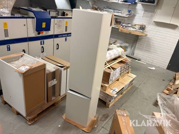 Badrumsskåp Ballingslöv högskåp 1st