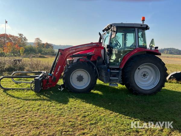Traktor Massey Ferguson 5S.125 med lastare och redskap