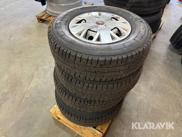 Dubbdäck till husbil Michelin 225/75R16C med fälg