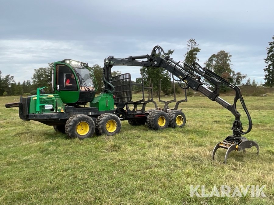 Skotare John Deere 810E