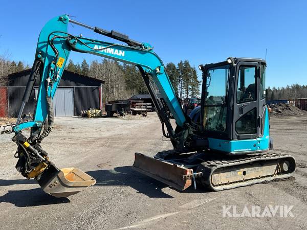 Grävmaskin Airman AX55U-6A med tiltrotator och redskap