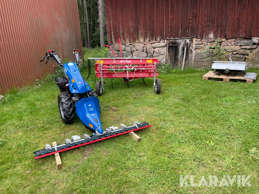 Tvåjulsdriven traktor BCS 740 , jordfräs & gaffelsidräffsa 