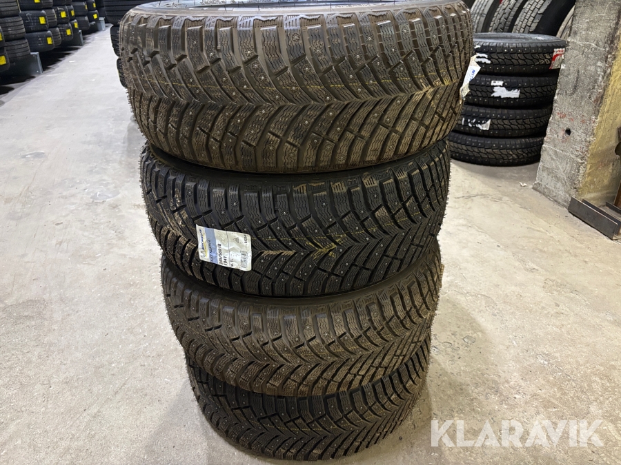 Dubbade vinterdäck 245/50 R18 Michelin X-Ice North4. 4st