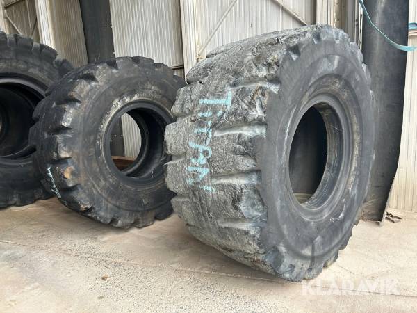Entreprenaddäck Titan / Michelin 35/65-33 3st