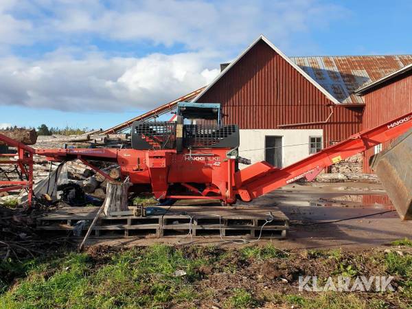 Vedprocessor Hakkipilke Easy 42 med matningsbord