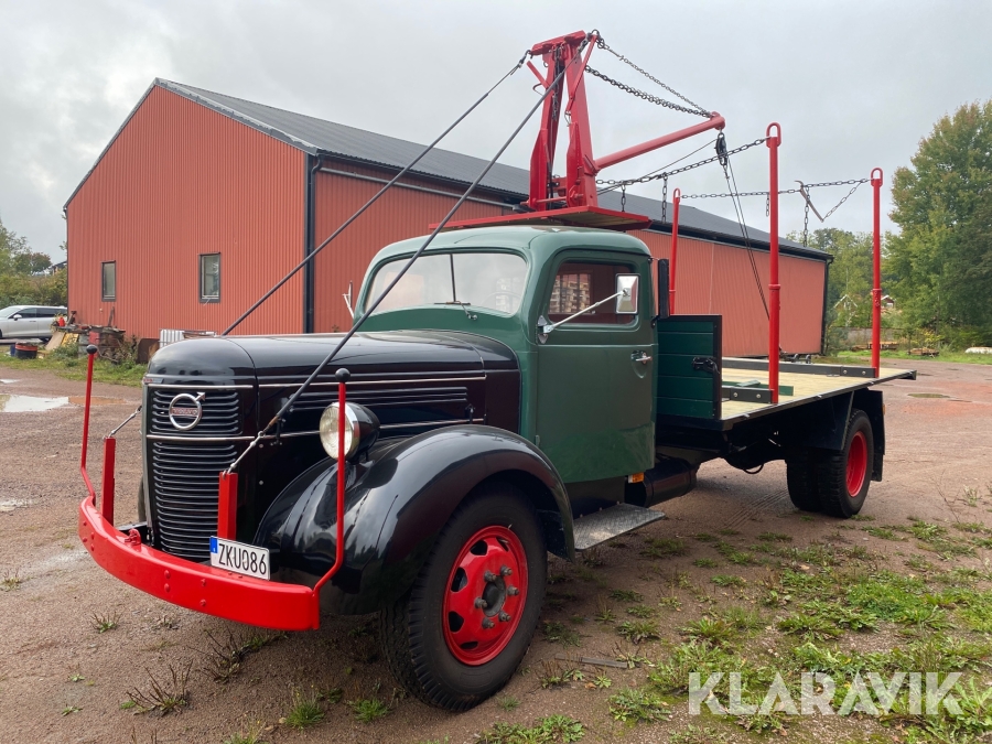 Veteranlastbil Volvo LV 143 S tipp och timmerkran