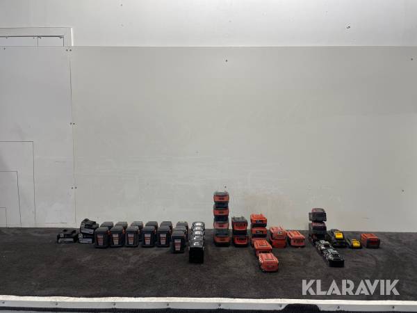 Diverse defekta batterier Hitachi, Gardena, Hikoki, Hilti, Milwaukee,dewalt