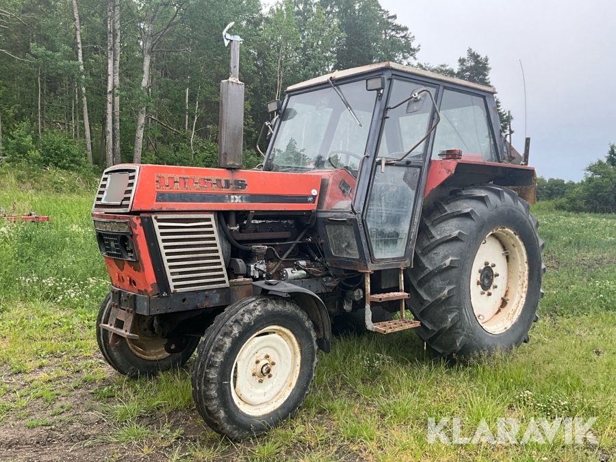 Traktor Ursus 385 Delux
