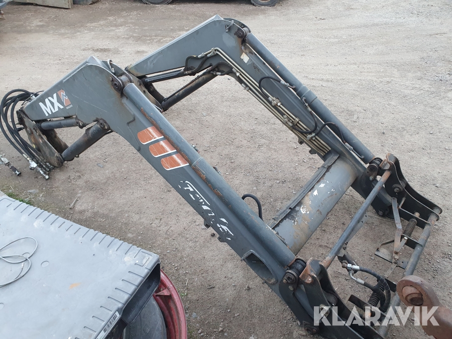 Frontlastare med fästjärn MX passande Valtra N-series