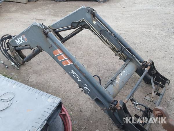 Frontlastare med fästjärn MX passande Valtra N-series