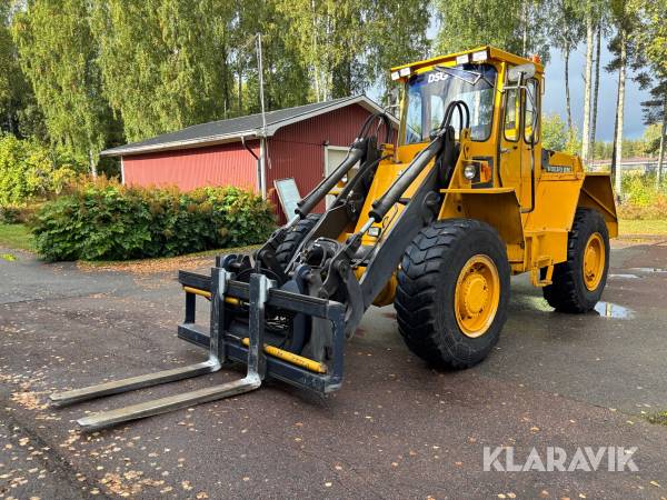 Hjullastare Volvo BM 4300B med redskap