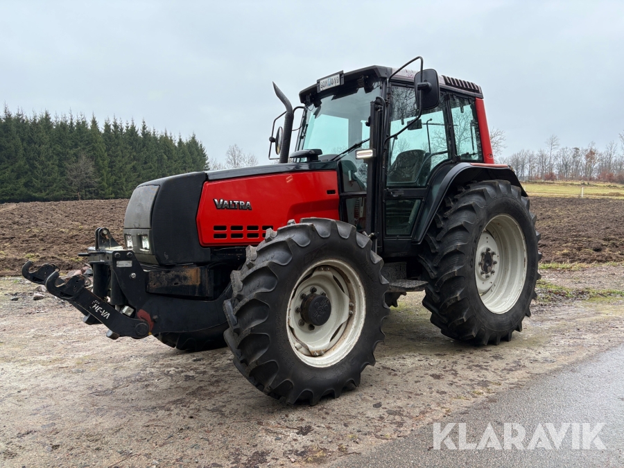 Traktor Valtra 6800-4