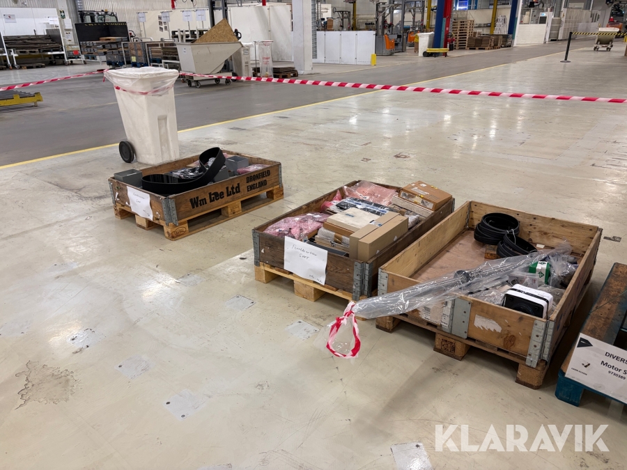 Reservdelar smt parti 6 pallar