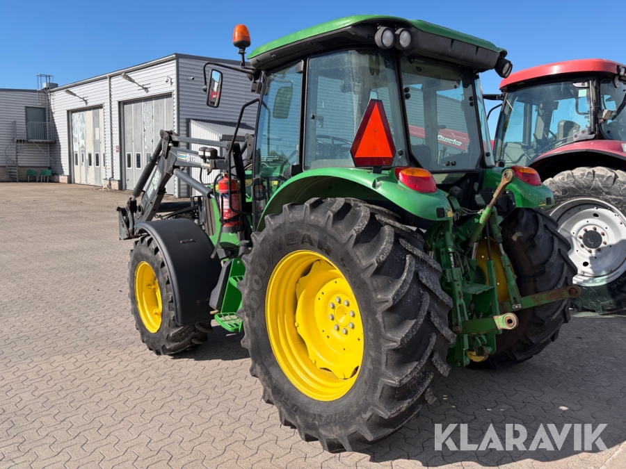 Traktor John Deere 5620