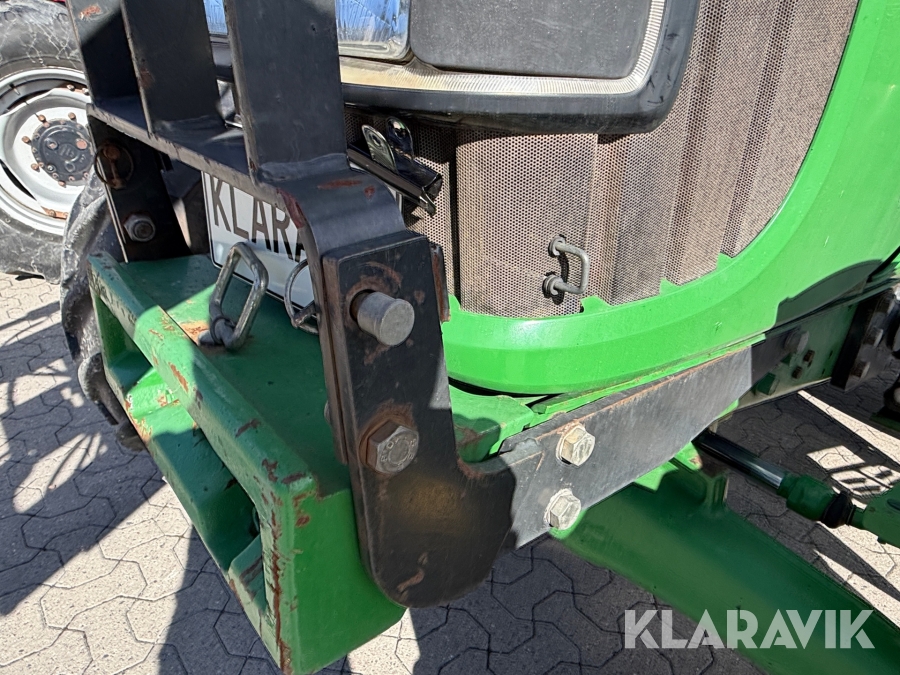 Traktor John Deere 5620