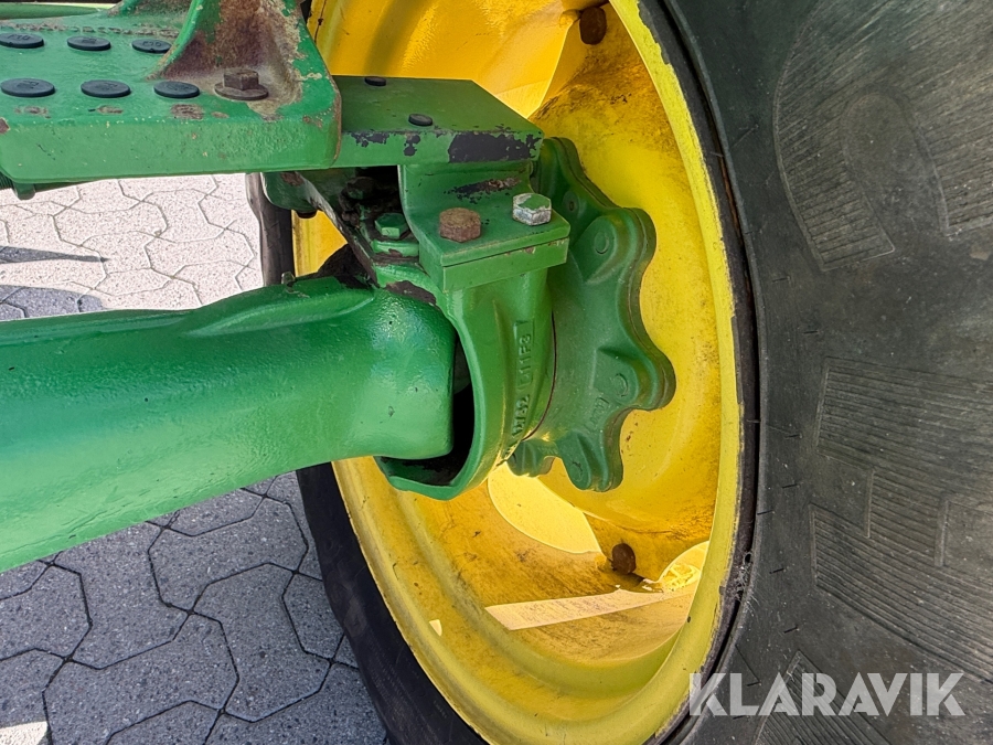 Traktor John Deere 5620