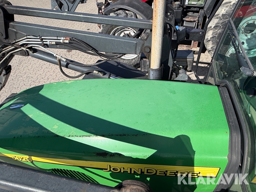 Traktor John Deere 5620