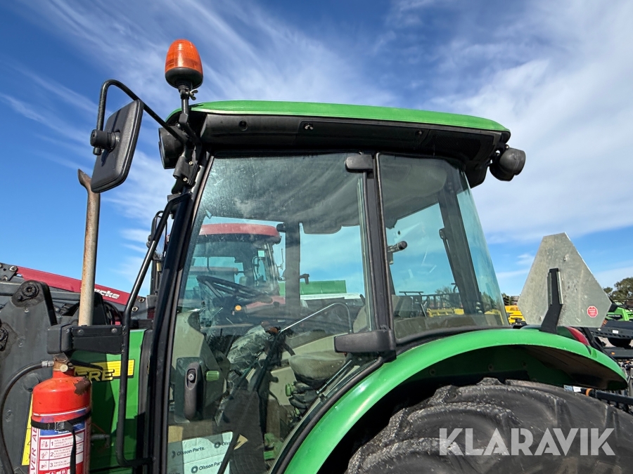 Traktor John Deere 5620