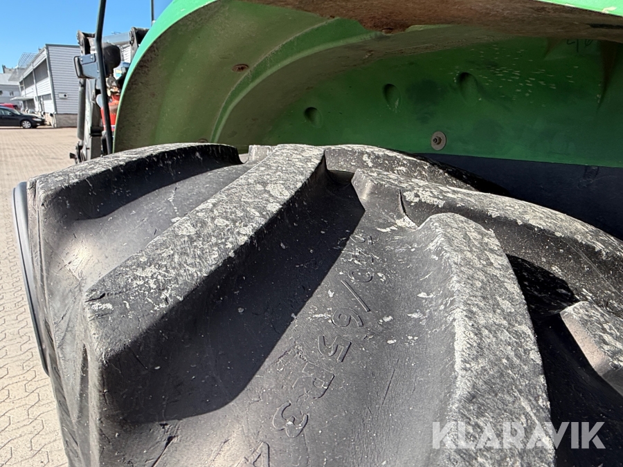 Traktor John Deere 5620