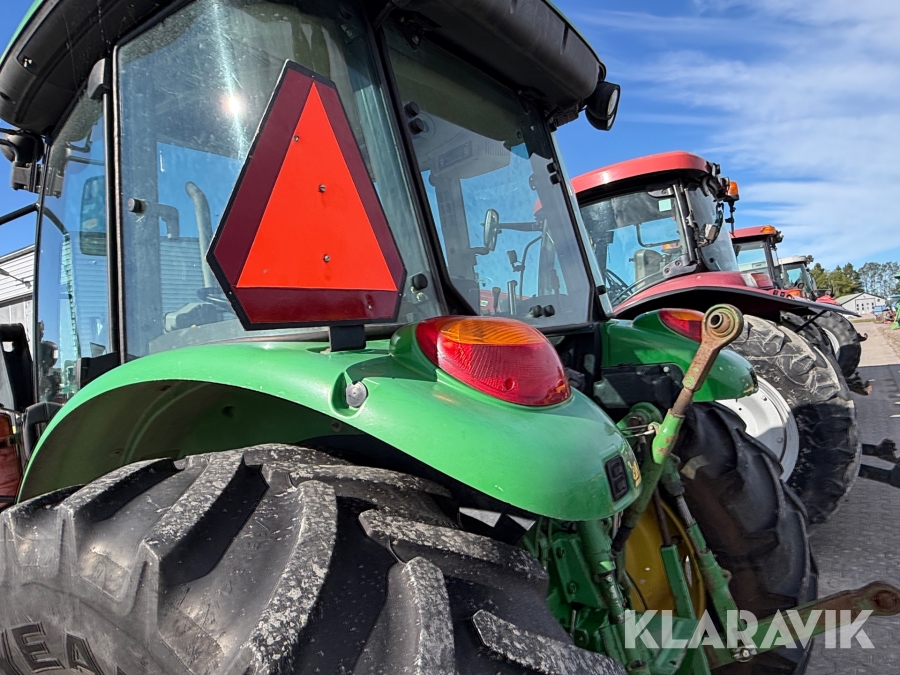 Traktor John Deere 5620