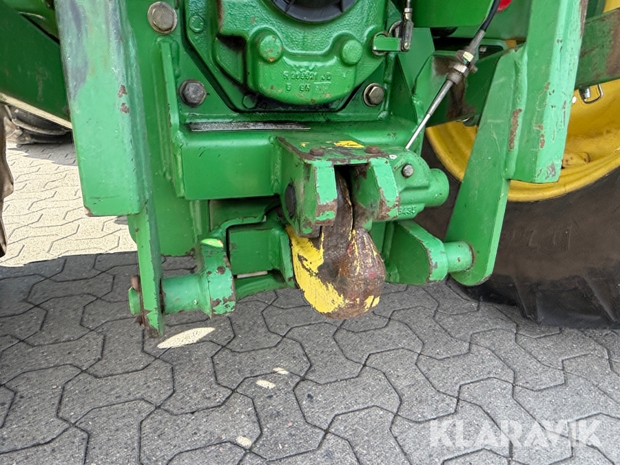 Traktor John Deere 5620