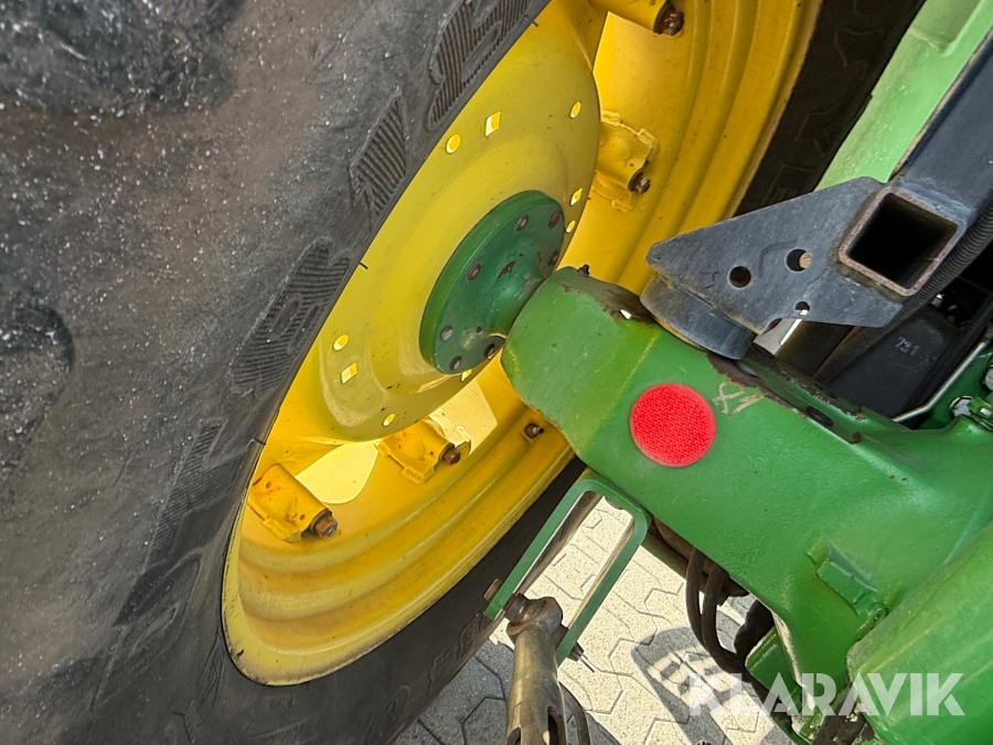 Traktor John Deere 5620