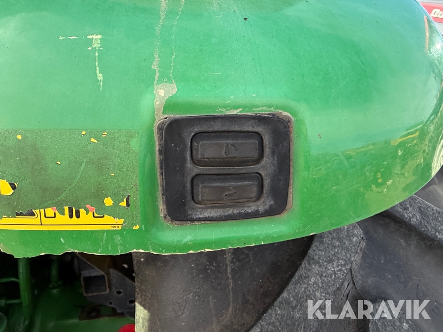 Traktor John Deere 5620