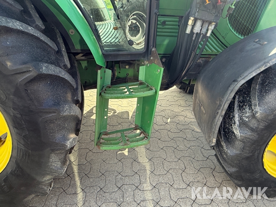 Traktor John Deere 5620