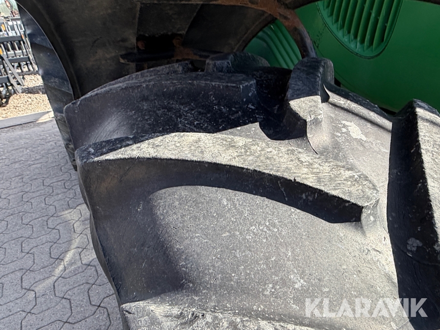 Traktor John Deere 5620