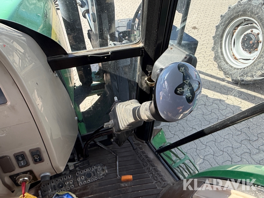 Traktor John Deere 5620