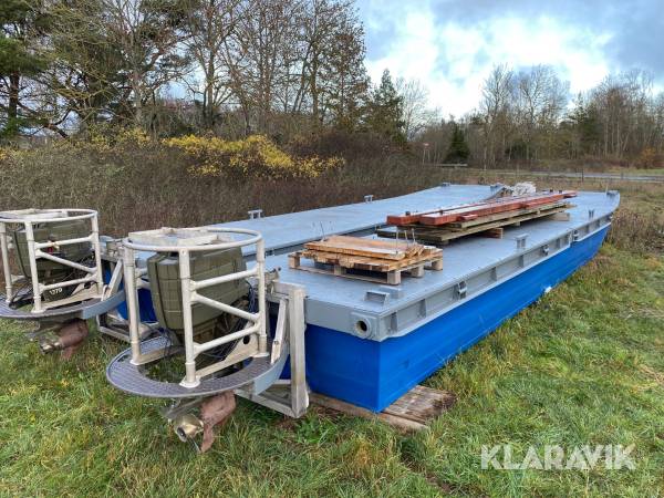 Självgående ponton / arbetsponton 2st 90hk motorer