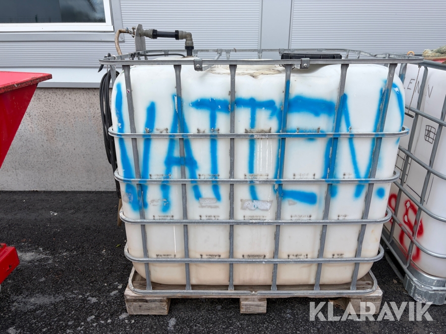 IBC-tank med dränkbar pump