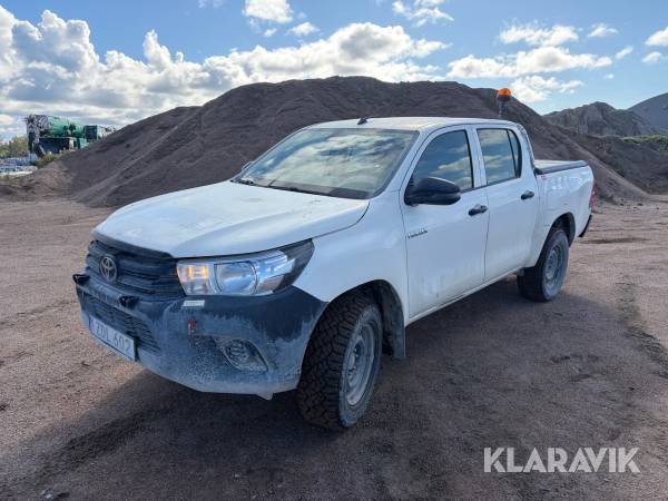 Pickup Toyota Hilux VIII 2.4 D 4WD