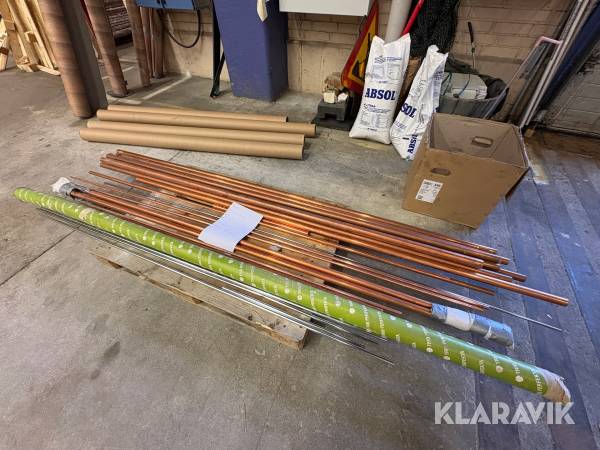 Parti med kopparrör olika dimensioner