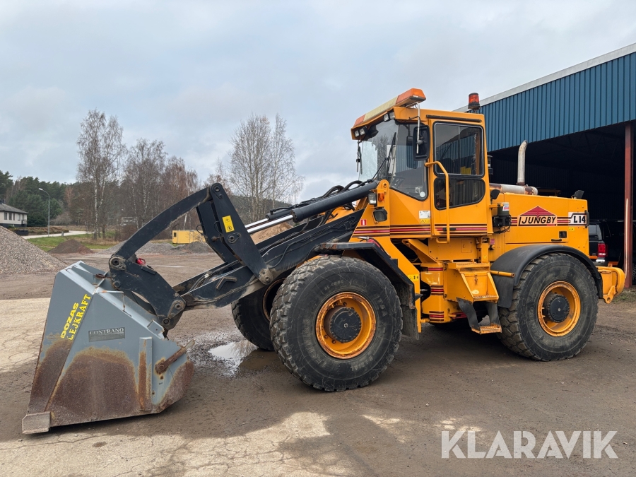 Hjullastare Ljungby Maskin L14 med Sandspridarskopa