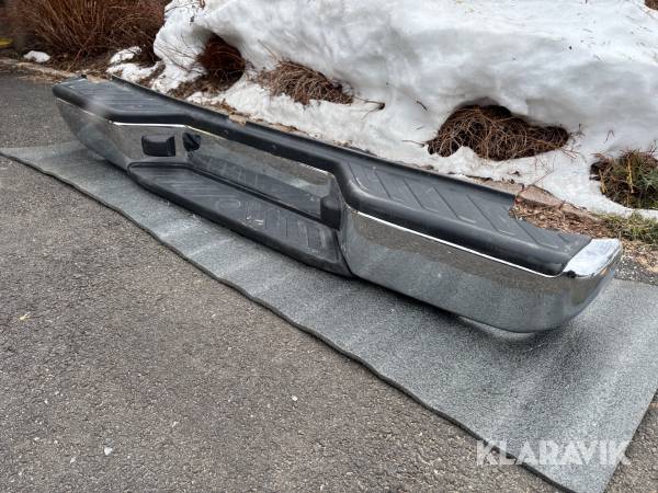 Bakre stötfångare Nissan King-Cab