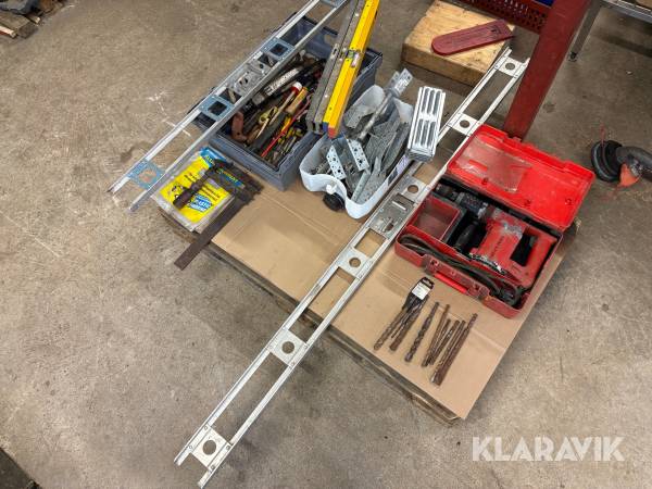 Handverktyg, vattenpass, beslag m.m. 1st pall