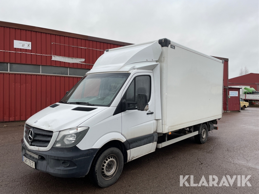 Lätt Lastbil Mercedes-Benz Sprinter med bakgavellyft
