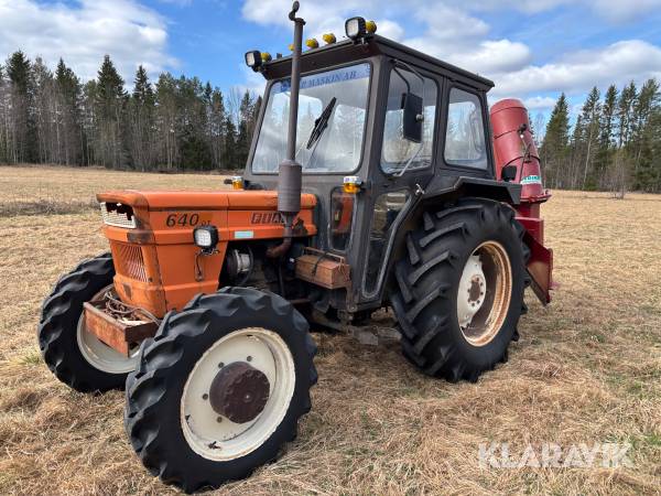 Traktor Fiat 640 DT med snöslunga
