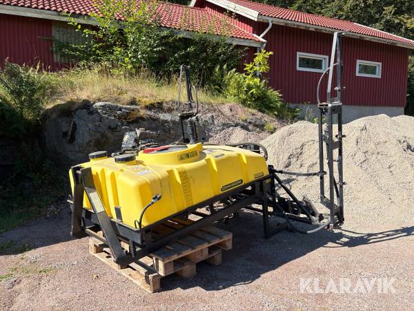 Växtskyddsspruta John Deere HD200 på ram